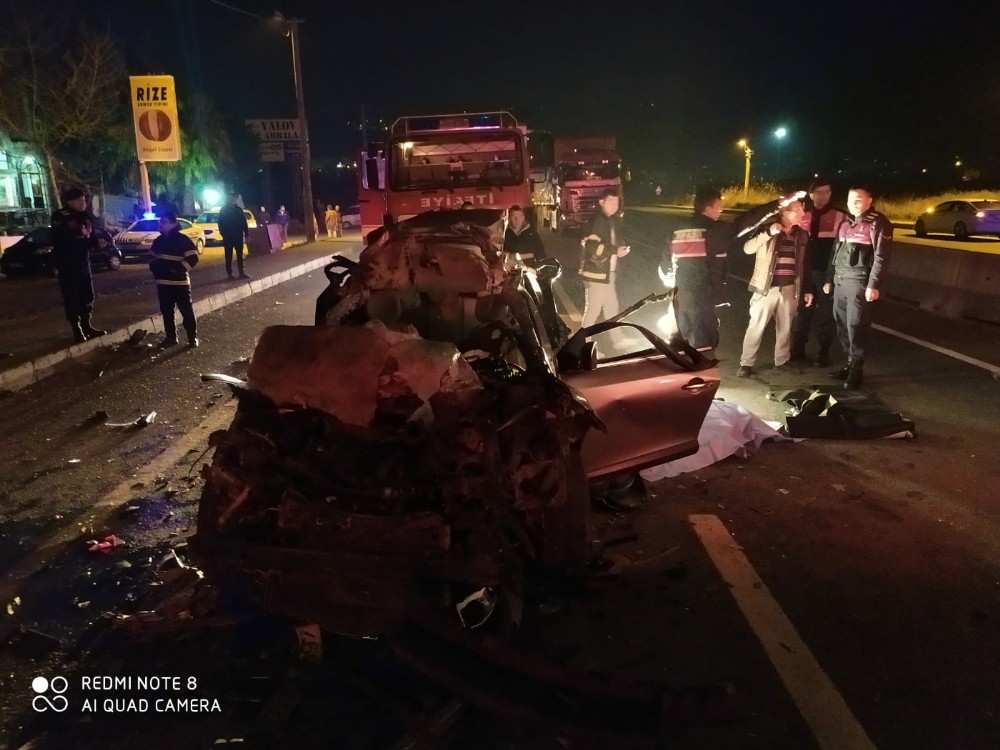 TIR’a arkadan çarpan aracın sürücüsü hayatını kaybetti 