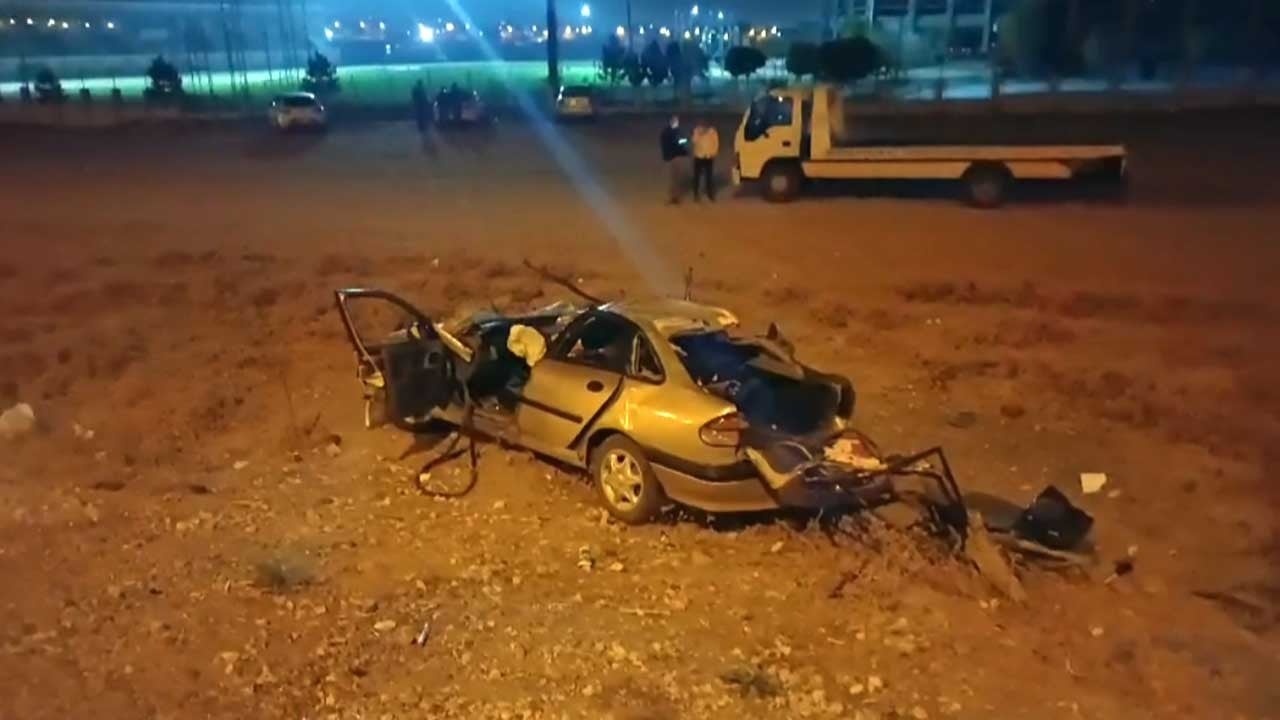 TIR’a arkadan çarpan otomobildeki 2 çocuk hayatını kaybetti