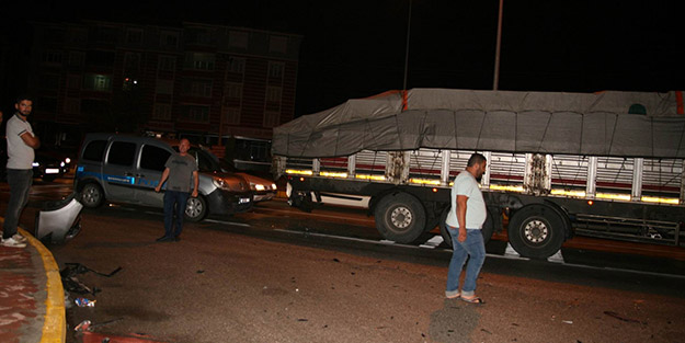 TIR'a arkadan çarptı, ardından kayıplara karıştı