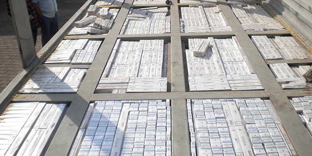 TIR'ın kasasına böyle döşemişler!