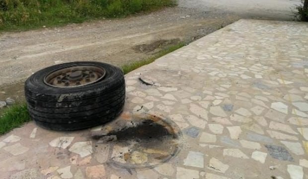 TIR’dan fırlayan tekerin çarpmasıyla öldü
