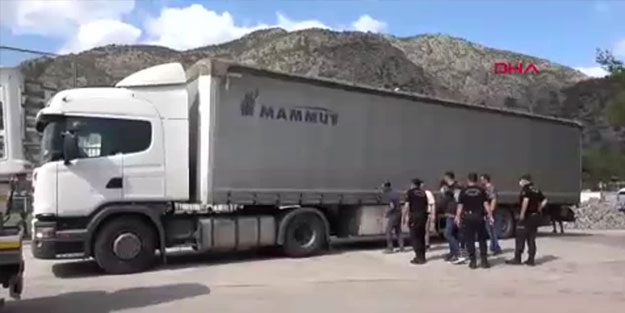 Tırdan göçmen çıktı