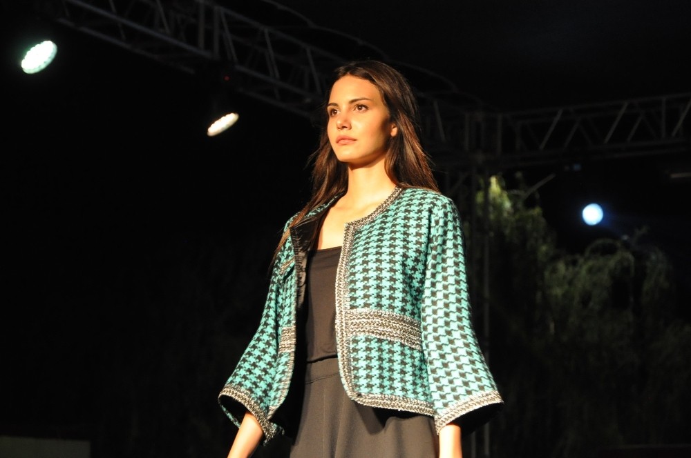 Tire’de Anadolu motifleri etkileyici bir defileyle görücüye çıktı 