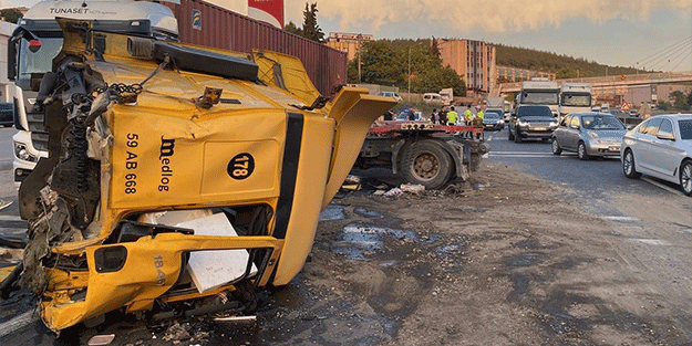 Tırın kupasının koptuğu kazada ağır yaralanan sürücü hayatını kaybetti