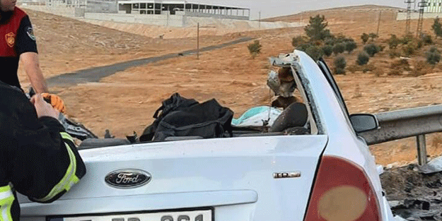 Tırla çarpışan aracın tavanı koptu!