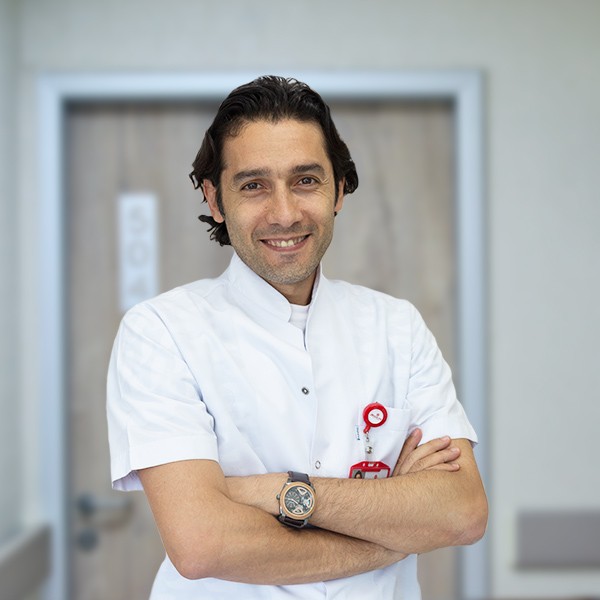 “Tiroid ameliyatı esnasında ses telleri korunabilir” 