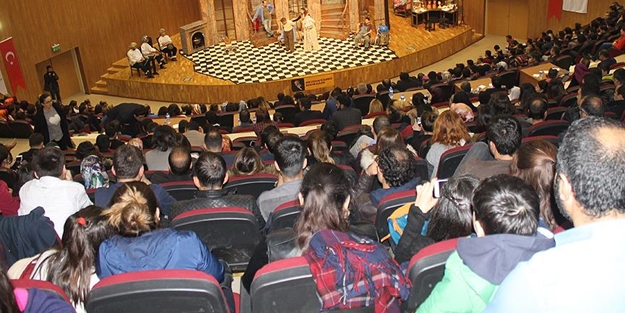 Tiyatro sahneleri 6 ayda 1,5 milyon seyirciyi ağırladı