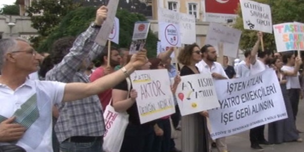 Tiyatroculardan CHP’li belediyeye protesto
