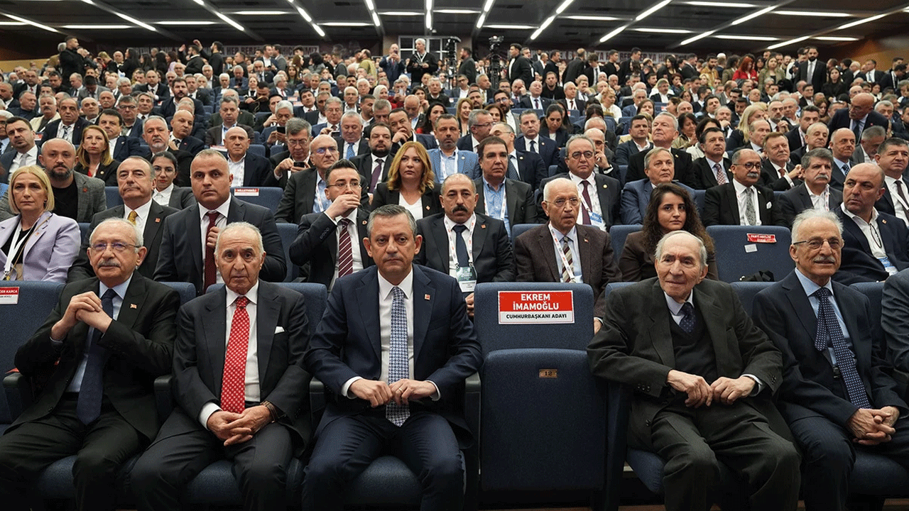 Tiyatroda perde kapandı! Özgür Özel yeniden genel başkan