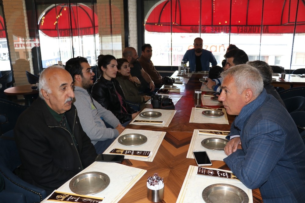 Tiyatronun duayen isimleri Van’a geliyor 