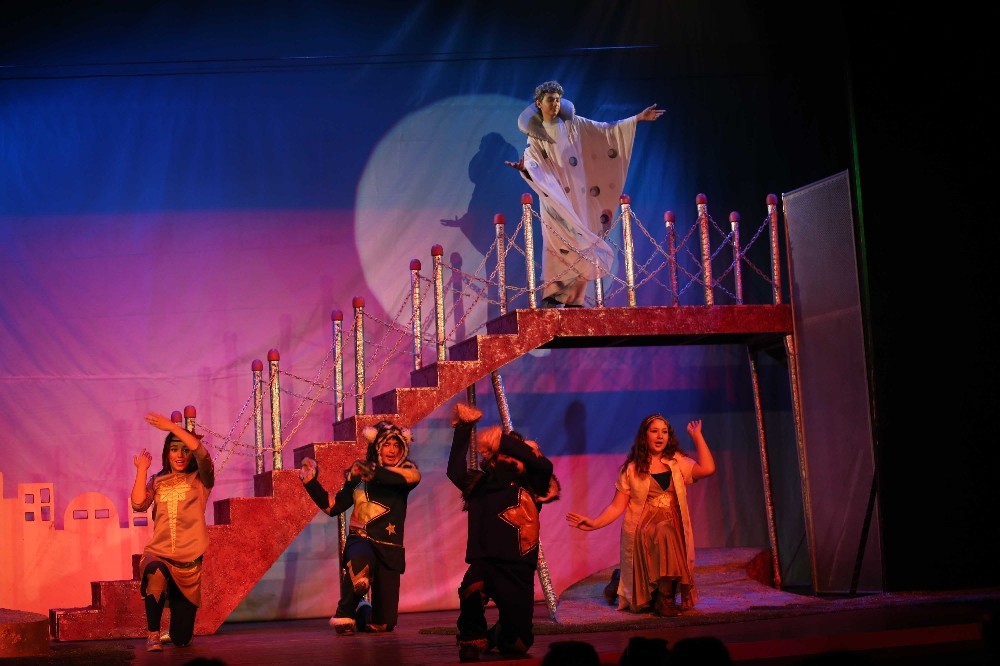 Tiyatronun yıldızları Karşıyaka’da yetişecek 