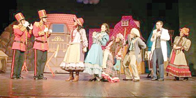 Tiyatroya da siyaset karıştı