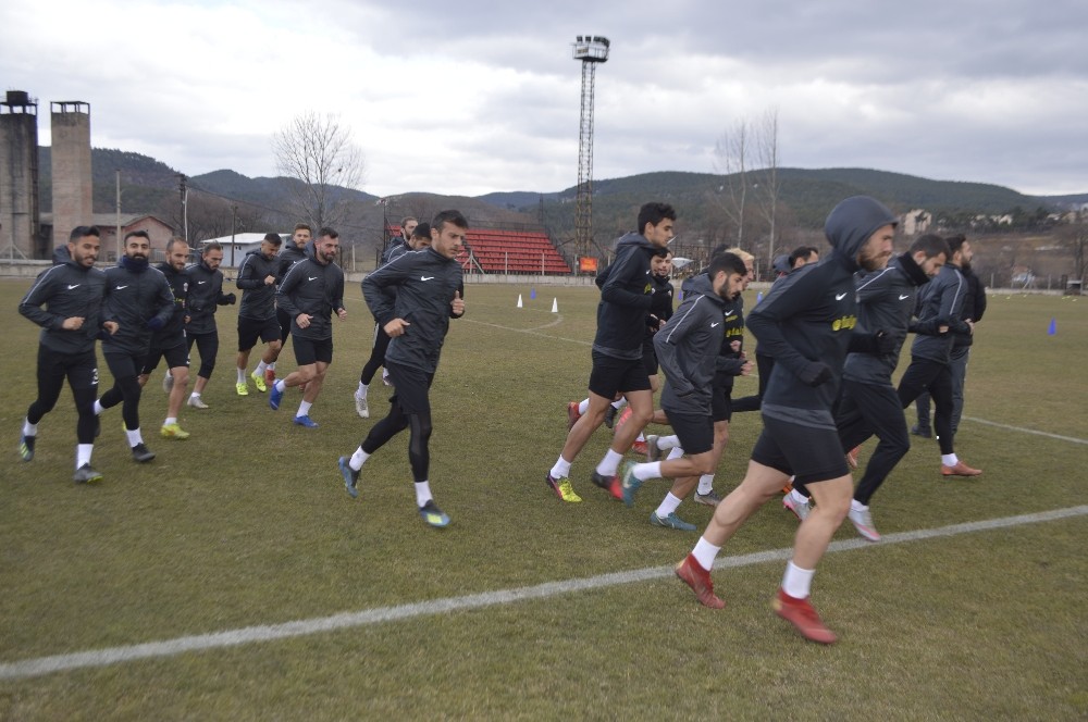 TKİ Tavşanlı Linyitspor, Yenişehir Belediyespor deplasmanına hazırlanıyor 