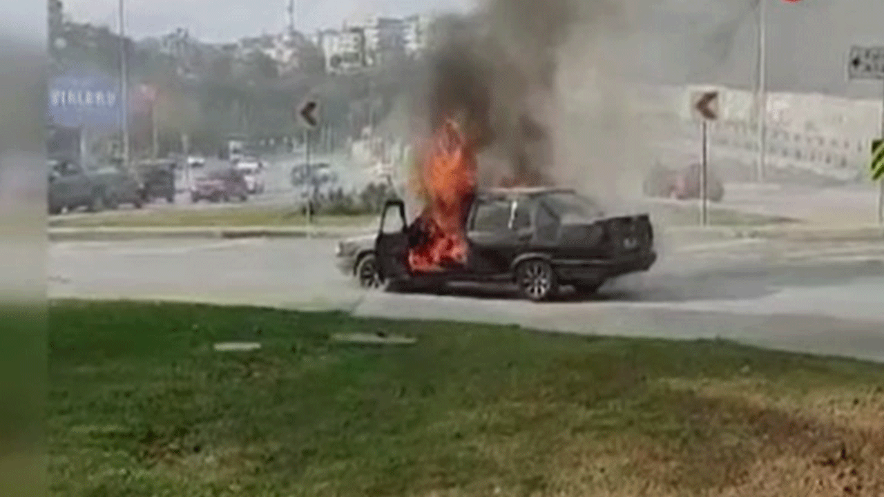 Tofaş hareket halindeyken cayır cayır yandı! Sürücü canını zor kurtardı!