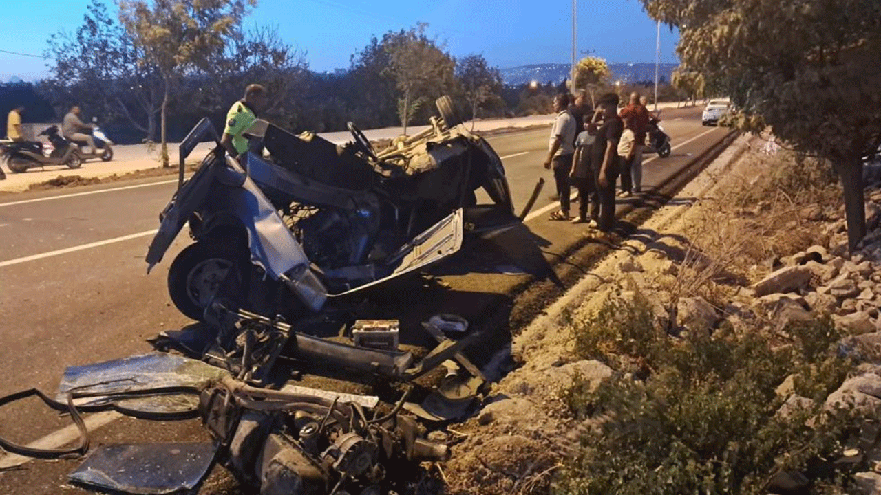 Tofaş şaşırtmadı! Taşa çarpınca hurdaya döndü