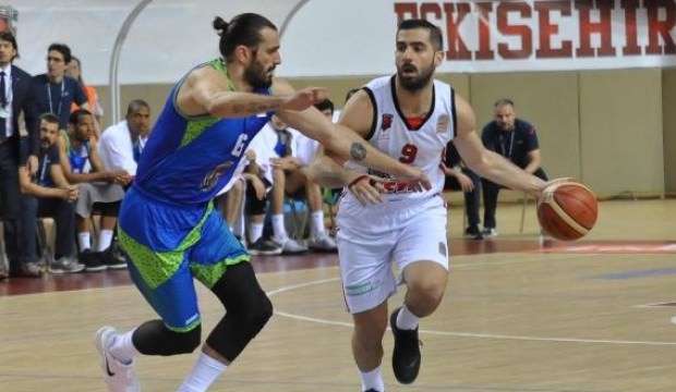 TOFAŞ tek sayı farkla yarı finalde!