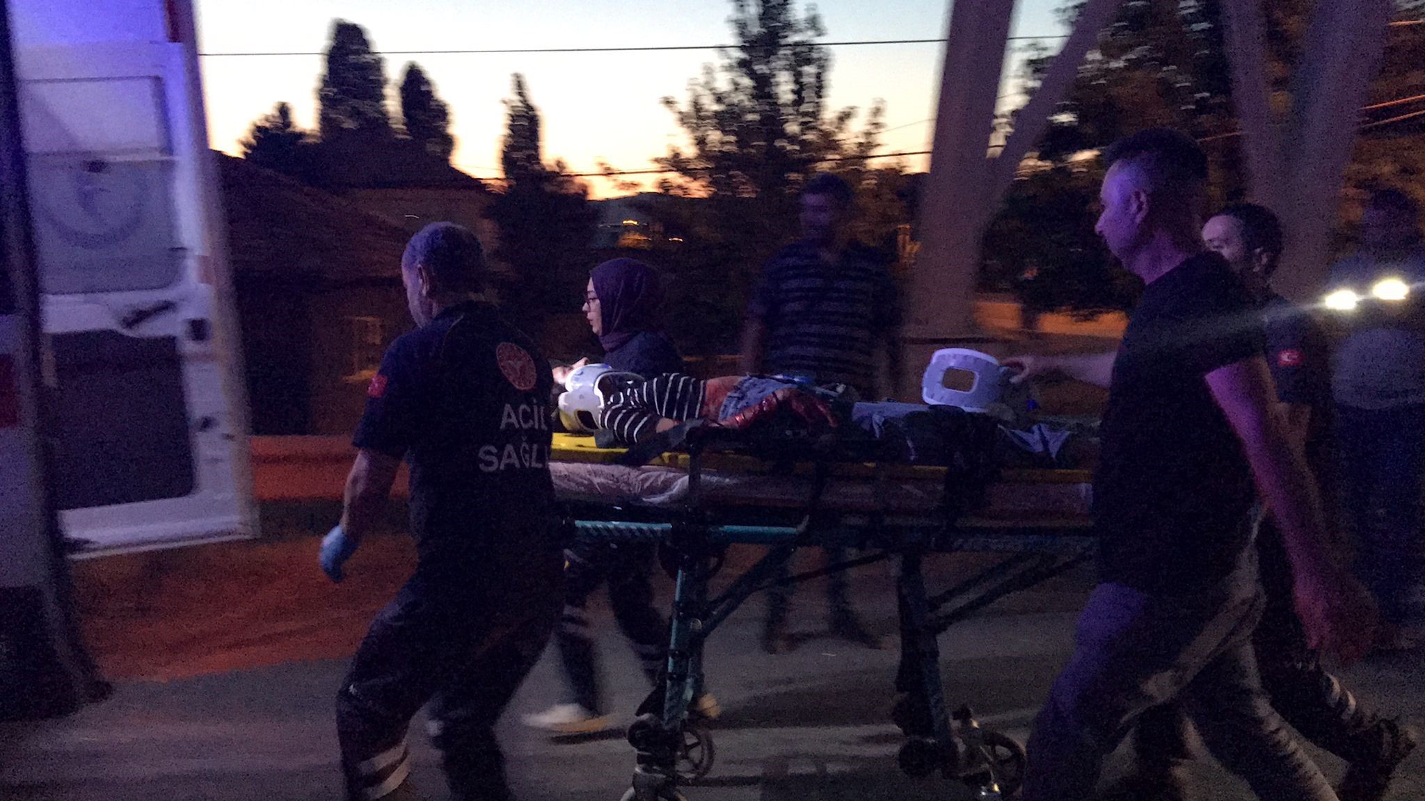 Tofaş’ın çarptığı genç kız yaralandı