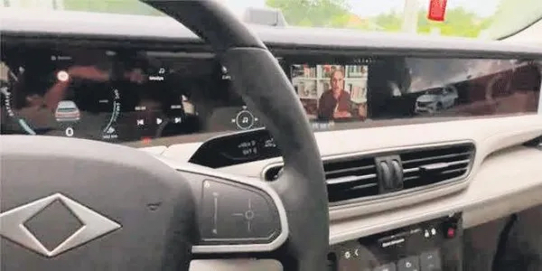 Togg ekranında Can Ataklı keyfi! 