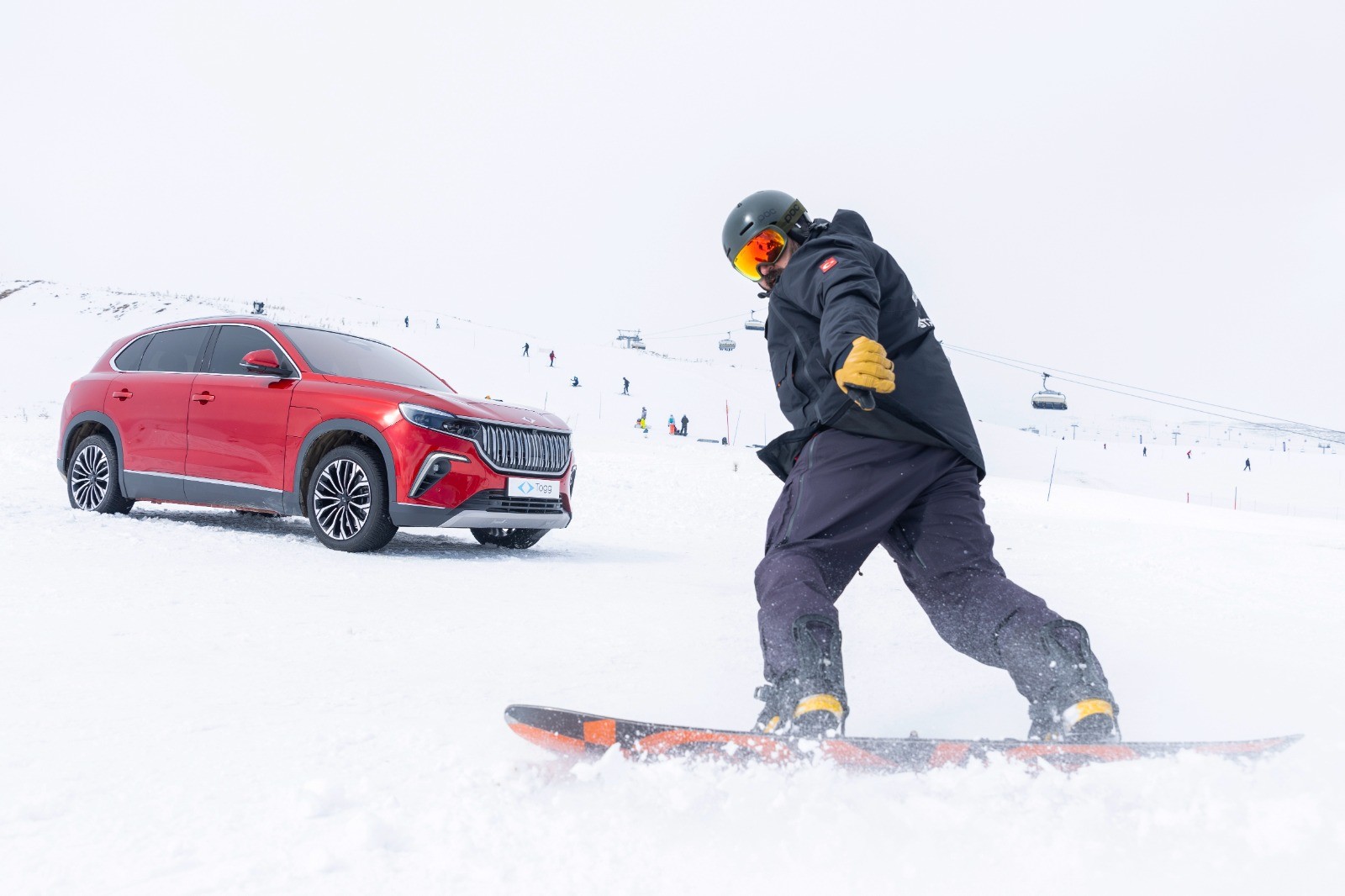 Togg T10X asfaltı ağlatıp kar pistine çıktı! 2024 model yerli araçta yok yok!