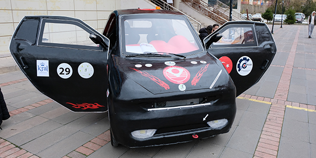 TOGG'dan sonra bir bomba daha! Türk öğrenciler elektrikli otomobil yaptı