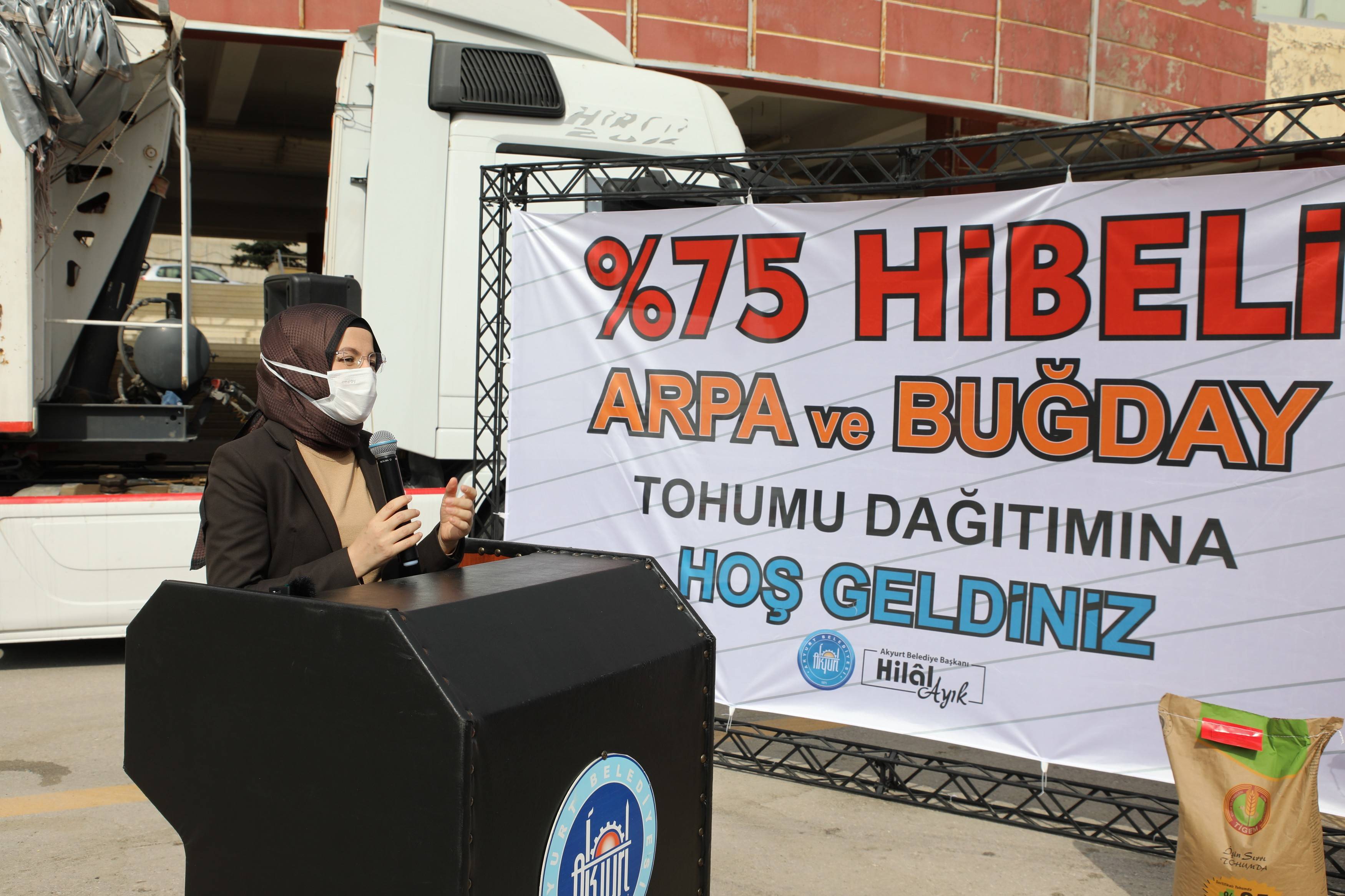 Tohumlar çiftçilerle buluştu