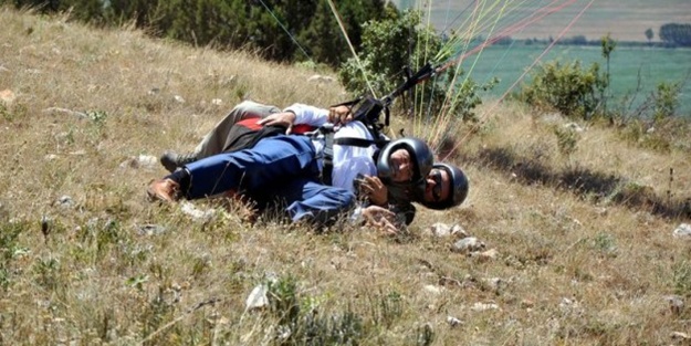  Tokat Valisi yamaç paraşütü kazası geçirdi / VİDEO