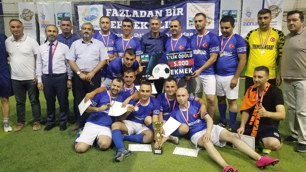 Tokat’ta askıya 11 bin ekmek bırakıldı 