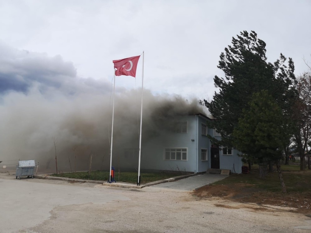 Tokat’ta çatı yangını 