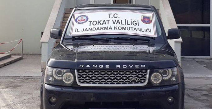 Tokat'ta durdurulan lüks araçtan FETÖ ile ilgili notlar çıktı