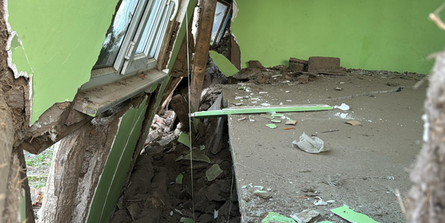 Tokat'ta korkutucu depremin izleri gün ağarınca ortaya çıktı