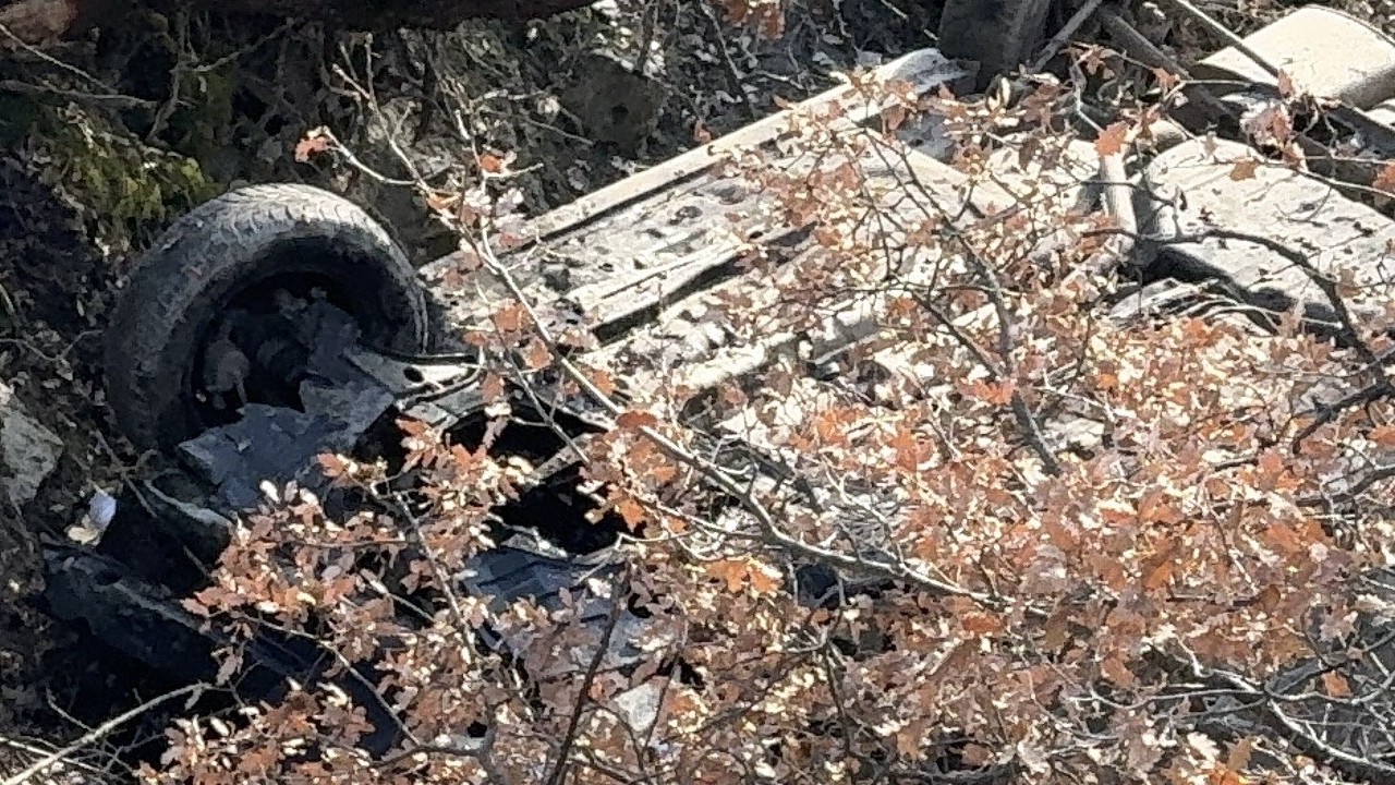 Tokat’ta otomobil uçurumdan yuvarlandı: 4 kişi yaralandı