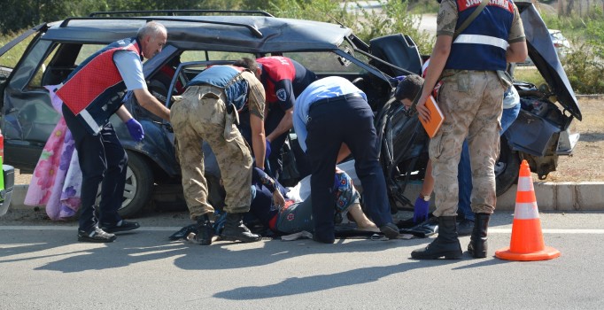 Tokat’ta otomobiller çarpıştı: 1 kişi öldü, 8 kişi yaralandı