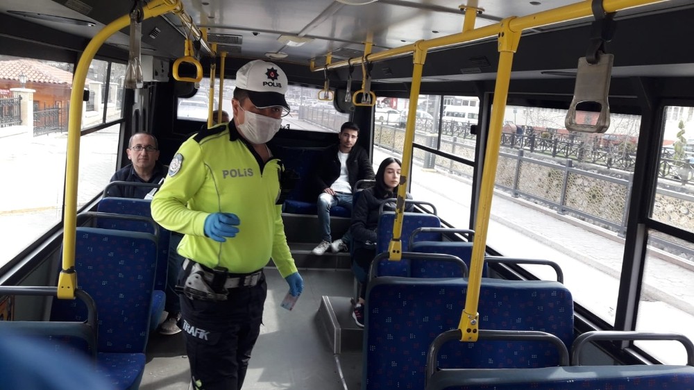 Tokat’ta şehir içi dolmuşlarda koronavrüs denetimi 