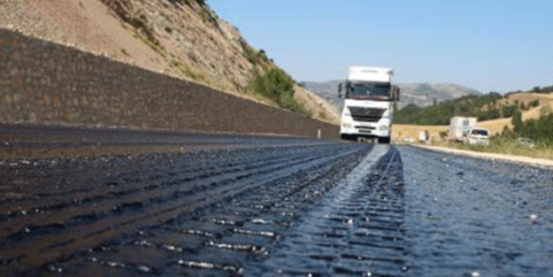 Tokat'ta sıcak hava asfalt eritti