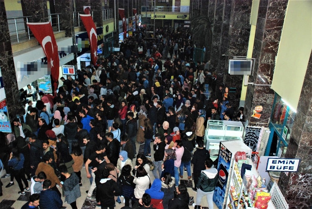 Tokat’ta tatili duyan üniversite öğrencileri terminallere akın etti 