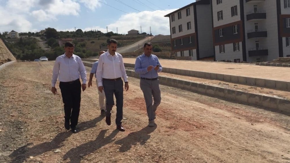 Tokat’ta yeni açılan yollarda asfalt çalışması 