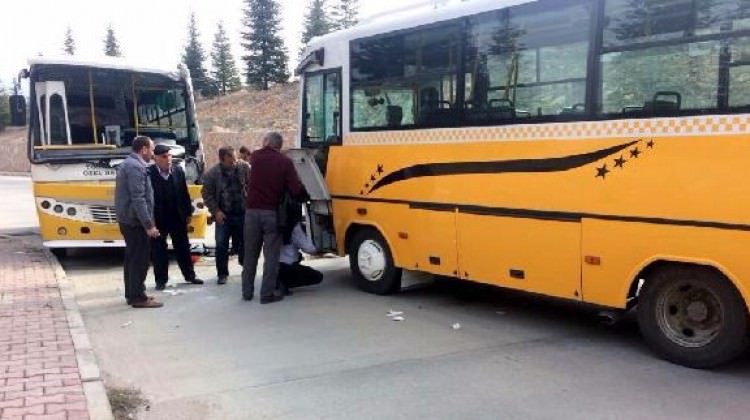 Tokat'ta yolcu minibüsleri çarpıştı! Yaralılar var