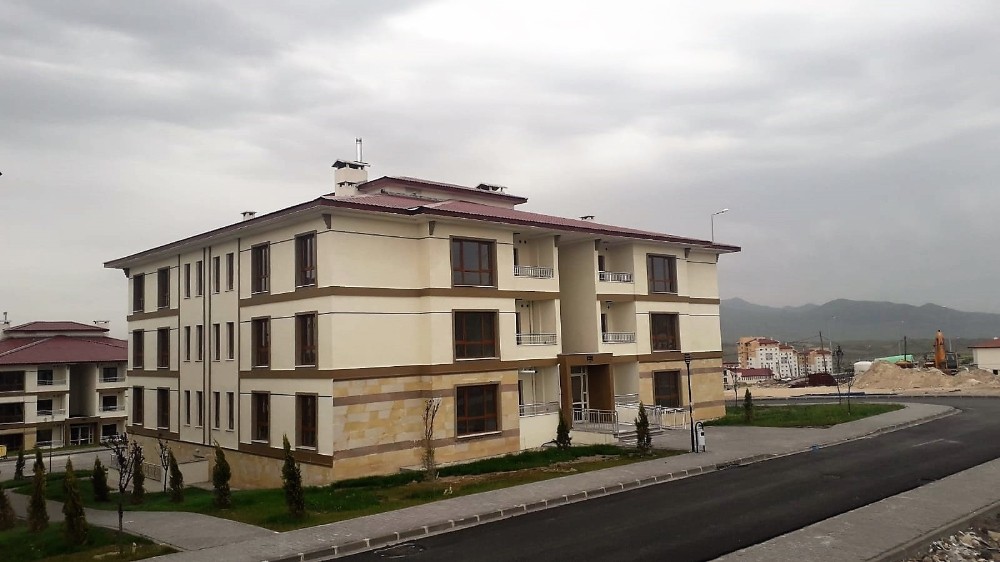 TOKİ 240 iş yeri ile 69 konutu satışa çıkardı 