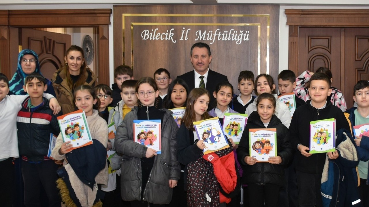 TOKİ İlkokulu öğrencileri, İl Müftüsü Ahmet Dilek'i ziyaret etti