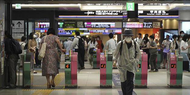 Tokyo'da bıçaklı saldırı: En az 10 yaralı