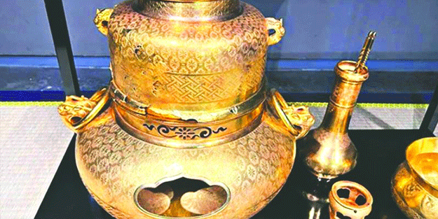 Tokyo'da çalınan 10 milyon yenlik saf altın çay kasesi ikinci el dükkanında bulundu