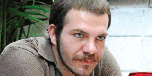 Tolga Karel 'Kanıma dokunuyor' diyerek paylaştı: ABD'de hepsi kol geziyor