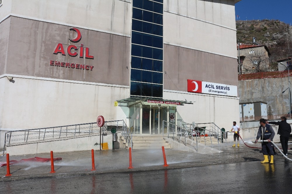 TOMA ve itfaiye aracıyla dezenfekte çalışması 