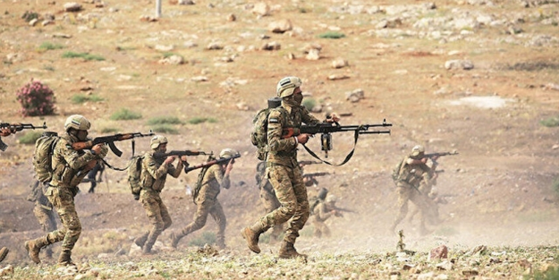 Top atışı ABD-PKK'lı teröristleri kaçırdı: Suriye Milli Ordusu harekat için son hazırlıklarını yapıyor!