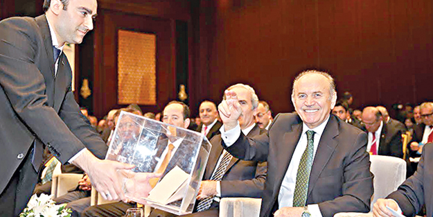 Topbaş: Ülkeleri geleceğe yerel yönetimler taşır