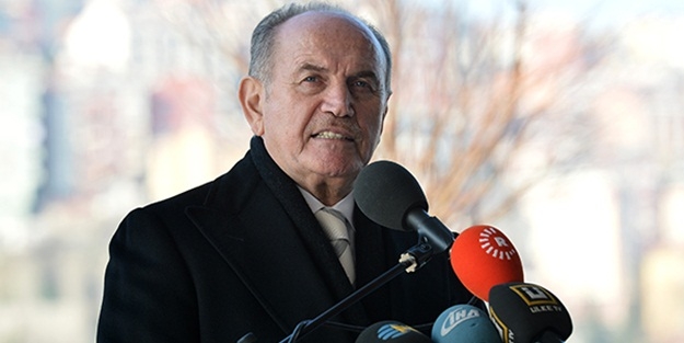 Topbaş arayı açıyor