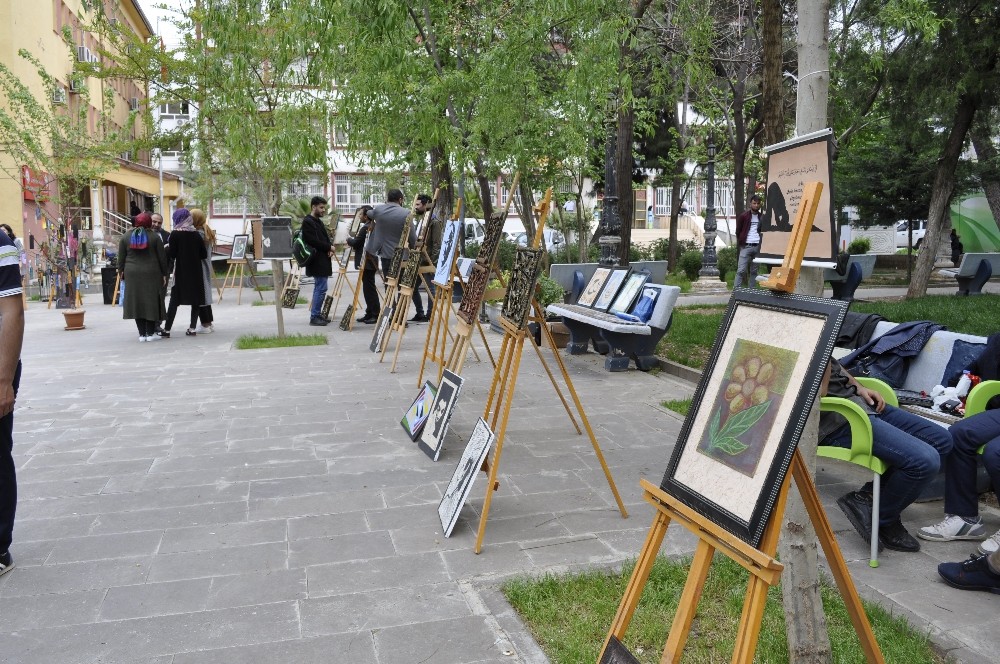 Topladıkları çöplerden sanat eseri yaptılar 