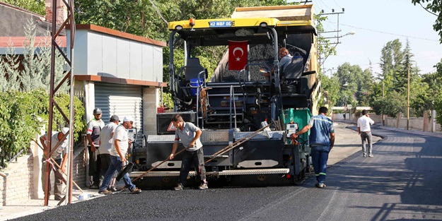 Toplam 5 KM'lik projenin ilk etabı; Ayanbey sokak asfaltlama çalışması tamamlandı