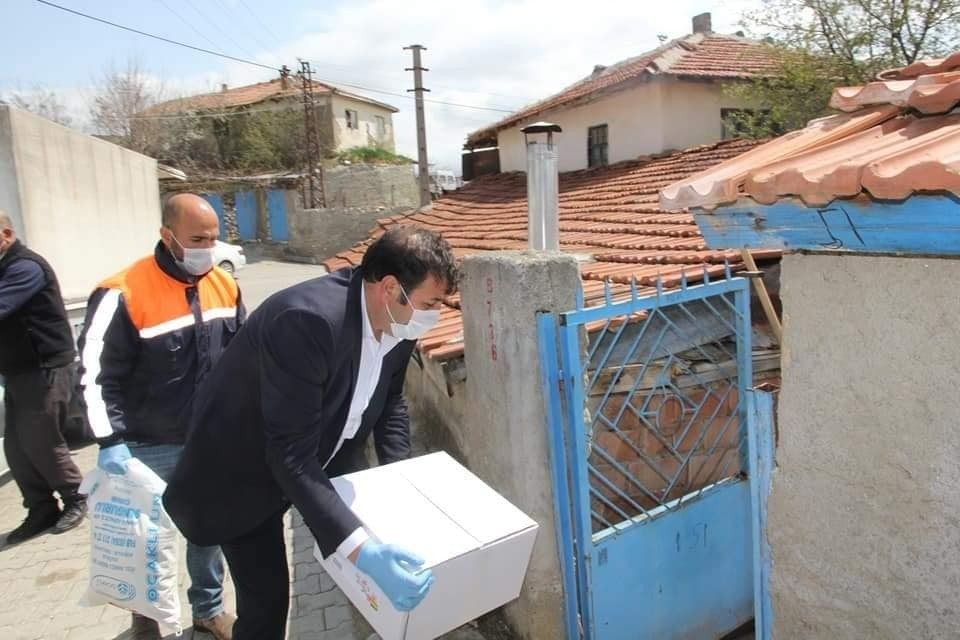 Toplanan yardımlar ihtiyaç sahiplerine ulaştırılıyor 