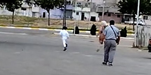 Toplu sünnetten kaçan çocuk peşinden koşturdu! O anlar gülümsetti